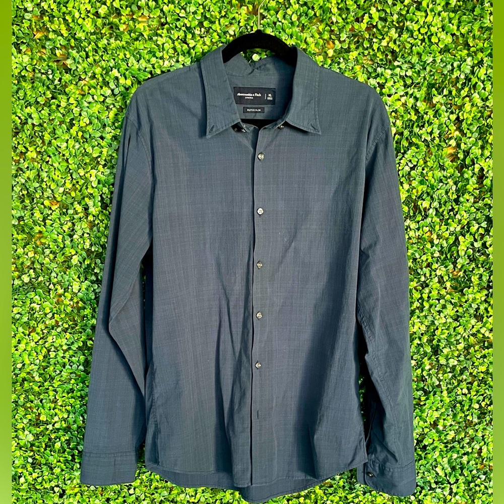 Abercrombie & Fitch Long Sleeve Button Up. Slim Stretch in XL - Men’s
